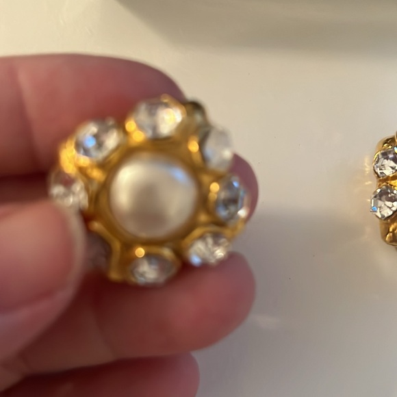 Chanel Gold and Pearl Earrings - Picture 3 of 8